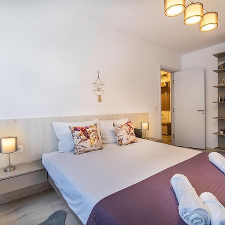 Springhome - Cozy Apartment With Balcony & Parking 布拉索夫 外观 照片