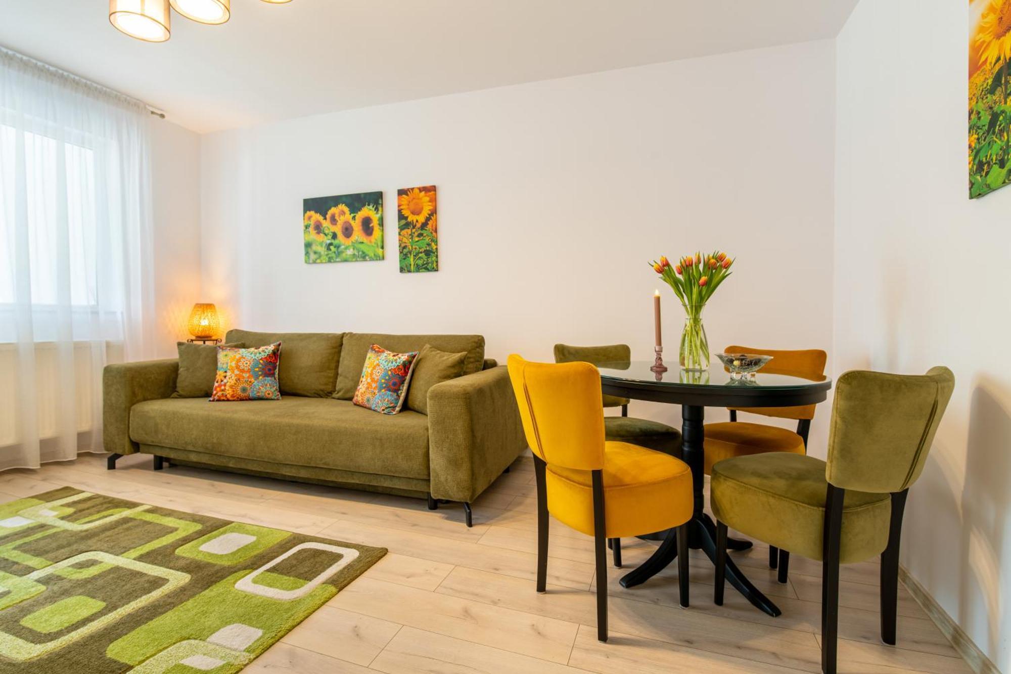 Springhome - Cozy Apartment With Balcony & Parking 布拉索夫 外观 照片