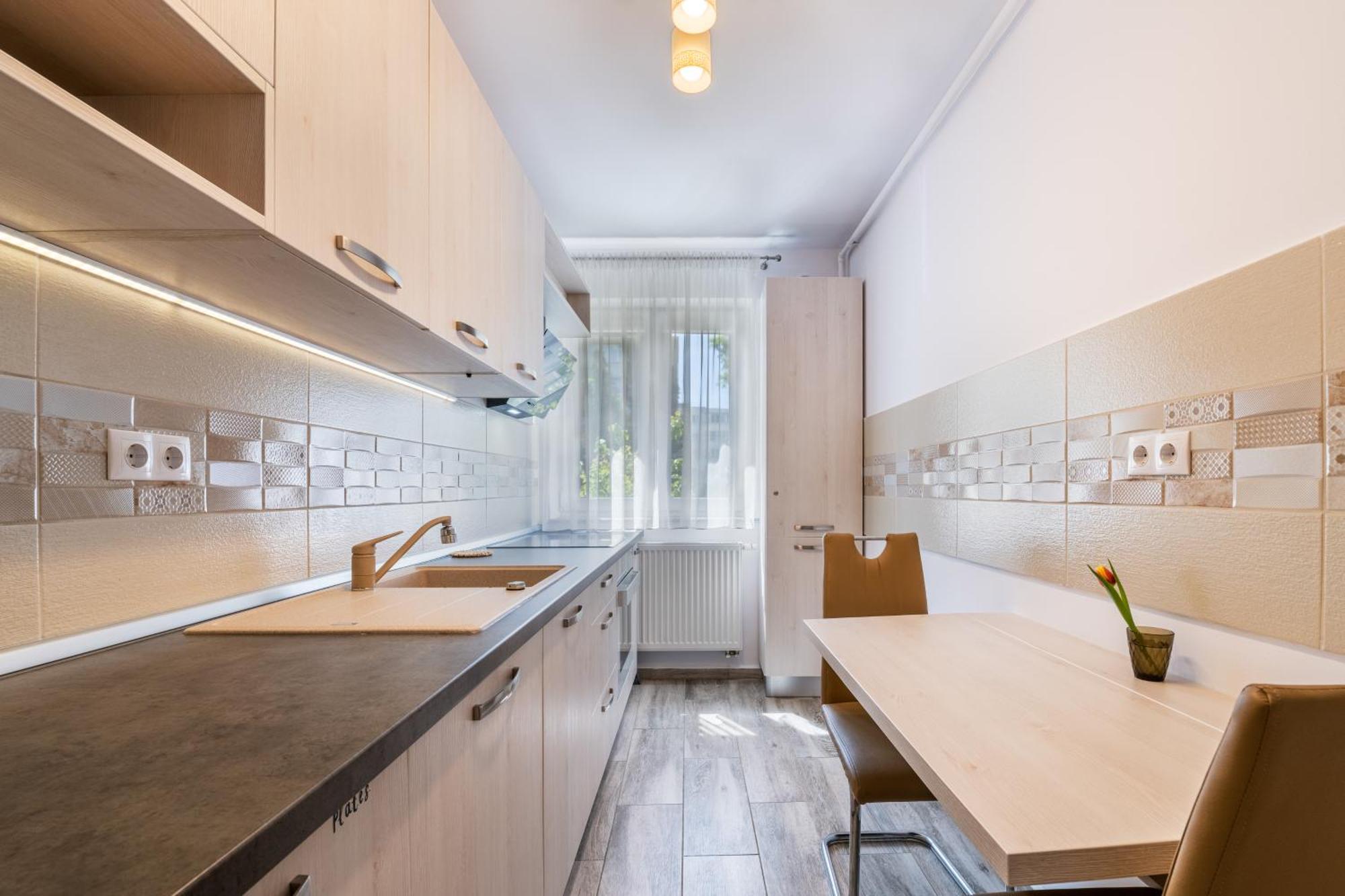 Springhome - Cozy Apartment With Balcony & Parking 布拉索夫 外观 照片