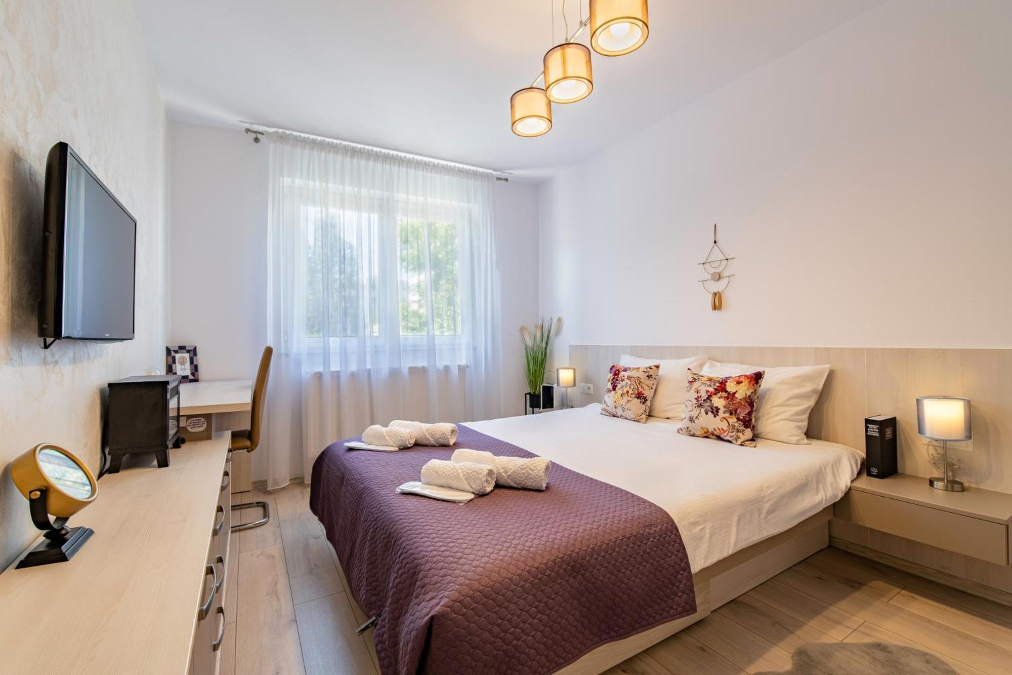 Springhome - Cozy Apartment With Balcony & Parking 布拉索夫 外观 照片